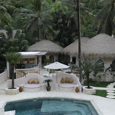 Отель Tiu Oasis Lombok Kuta  Экстерьер фото