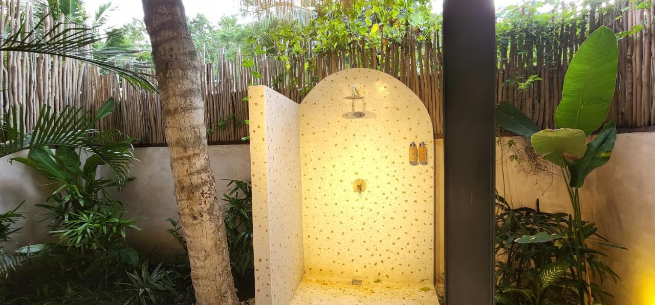 Отель Tiu Oasis Lombok Kuta  Экстерьер фото